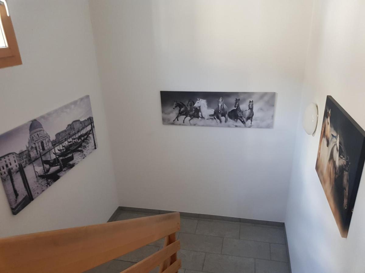 Neuwertige 3 ½ Zimmer-wohnung In Zillis/andeer *