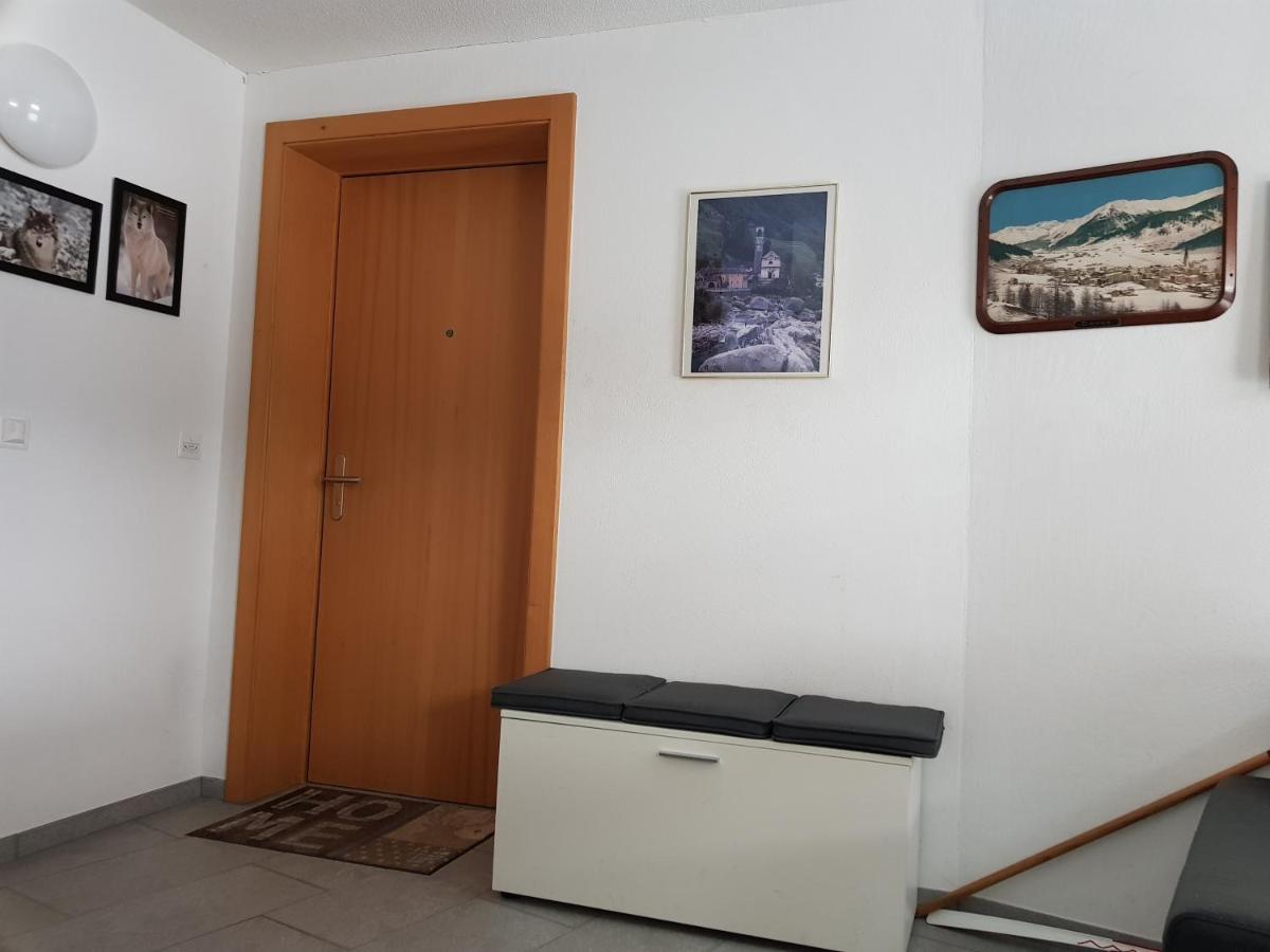 Neuwertige 3 ½ Zimmer-wohnung In Zillis/andeer Appartement Zillis